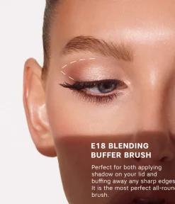 CAIA Cosmetics Ögonskuggsborstar<BLENDING BUFFER BRUSH 18