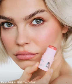 CAIA Cosmetics Smink<CAIA ESSENTIALS KIT